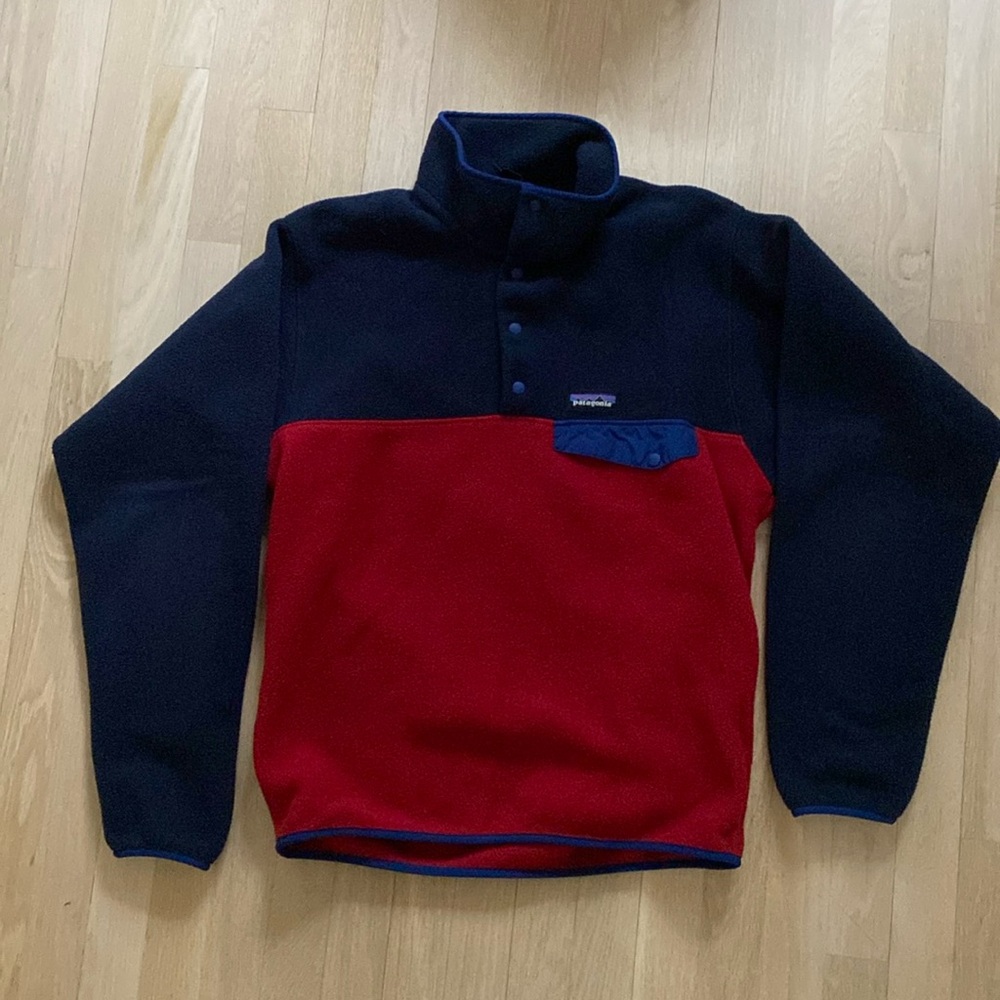 Patagonia quarter snap synchilla pullover. Size small. Very good condition.